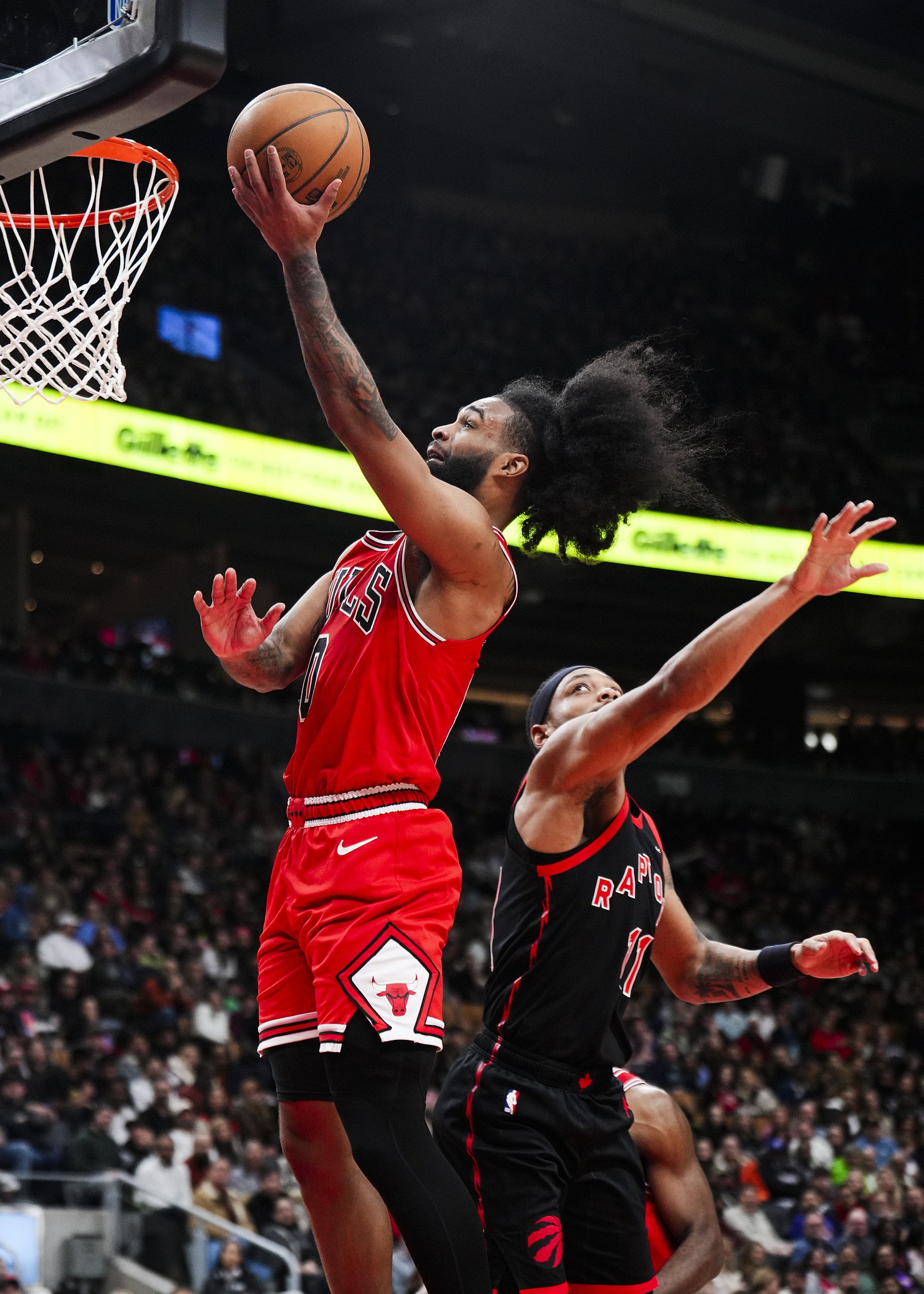 NBA常规赛今晨走向成谜，多伦多猛龙刷新队史纪录，气氛紧张，资深球员宣示担当的简单介绍